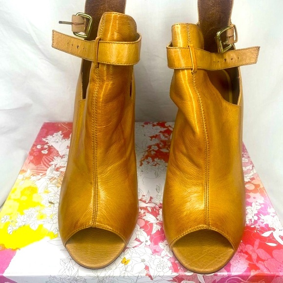 Chinese Laundry Leather Tan Ankle boots - Picture 4 of 8